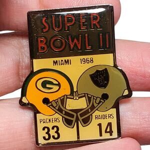 1968 NFL Super Bowl II Collectors Pin Green Bay Packers VS Oakland Raiders 1.5"